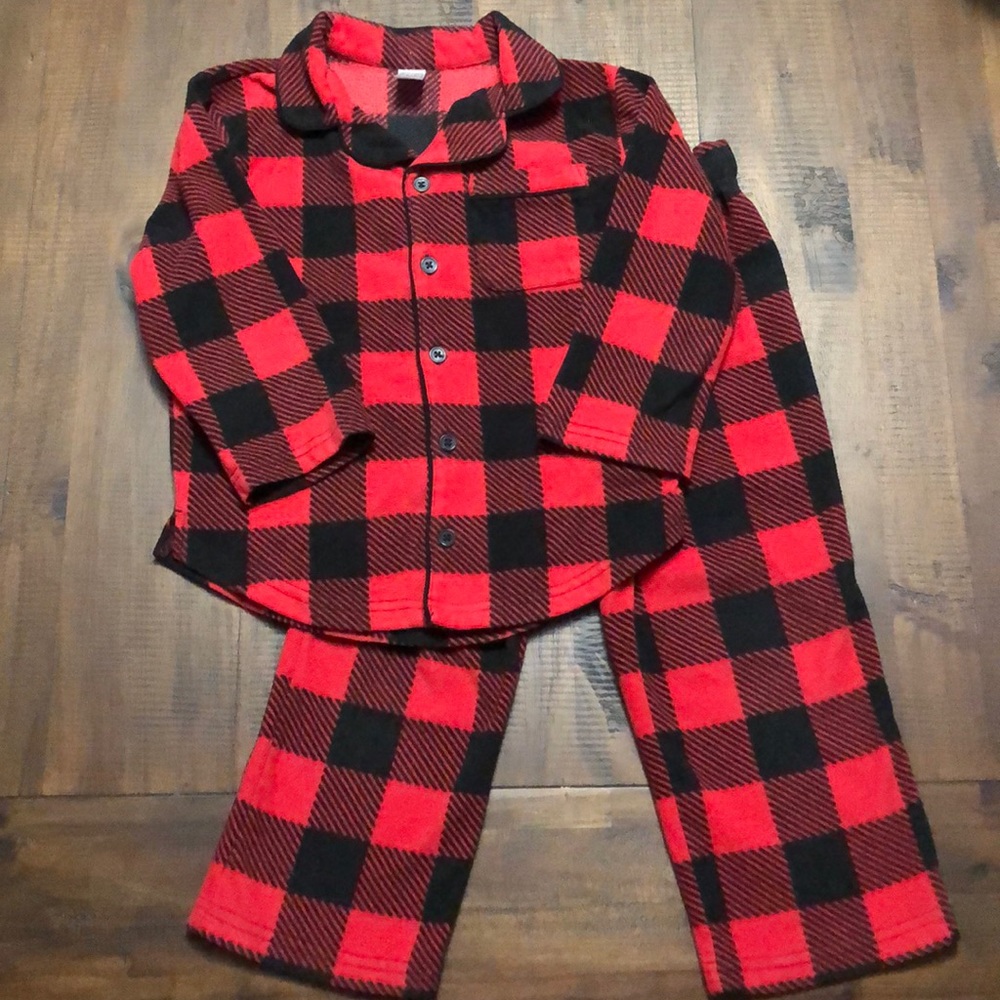 VGUC red plaid boys Christmas pjs super soft